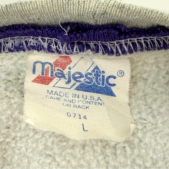 Vintage Majestic University of  Washington Husky Crewneck Sweater - Picture 4 of 9